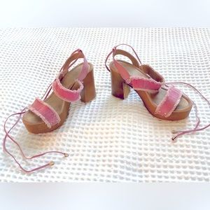 Pretty in Pink! Denim Chunky Heel Sandals. Size 7